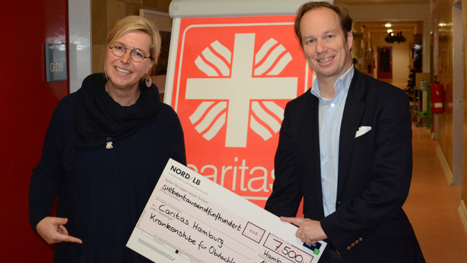 “Wer liefert was” donates to the medical centre for the homeless